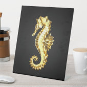 Signe De Table Hippocampe Polygonal Or (In SItu)