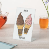 Signe De Table Illustration du cône de crème glacée (In SItu)