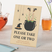 Signe De Table Jambes de sorcière dans une cauldron Halloween not (In SItu)