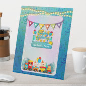 Signe De Table Joyeux Train D'Anniversaire Avec De Beaux Souhaits (In SItu)