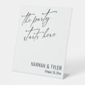 Signe De Table La Fête Commence Ici Simple Élégant Simple Blanc (Recto)