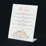 Signe De Table Le Bar - Rustic Peach Floral Boissons Menu Mariage<br><div class="desc">Ce panneau de table est une excellente façon de faire connaître à vos invités le menu du bar à votre réception de mariage. Il présente un design simple mais élégant avec un ensemble de roses et de fleurs d'aquarelle peints à la main, dans les tons de corail, pêche et orange...</div>