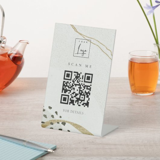 Signe De Table Logo Abstrait Ivoire Gold Black Grey Stone QR Code (In SItu)