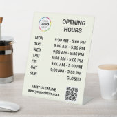 Signe De Table Logo et code QR personnalisés pour les heures d'ou (In SItu)