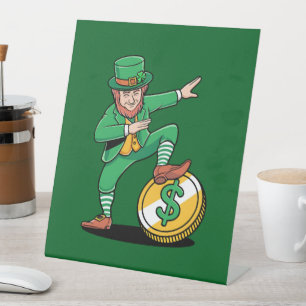 Signe De Table Lutin qui fait le dab Funny St Patrick's Day