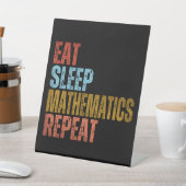 SIGNE DE TABLE MANGER DORMIR MATHÉMATIQUES RÉPÉTER (In SItu)