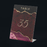 Signe De Table Mariage de la Géode Gold Agate de Bourgogne<br><div class="desc">Le chic bordeaux et or parties scintillant agate numéros de table mariage facile à customiser.</div>