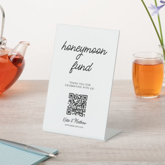 Signe De Table Mariage Honeymoon Fund Code QR (In SItu)