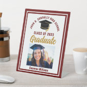 Signe De Table Maroon Gold Graduation Custom 2023 Graduate Photo (In SItu)