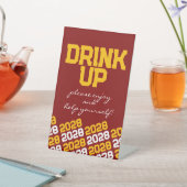 Signe De Table Maroon & Gold Yellow Drink Table Graduation (In SItu)