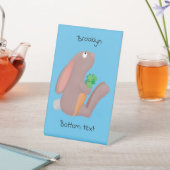 Signe De Table Mignons lapin lapin lapin assis avec dessin de car (In SItu)