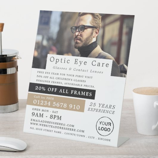 Signe De Table Modèle masculin, Opticien, Praticien Technique (In SItu)