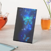 Signe De Table Morpho Butterfly in the Dark Background (In SItu)