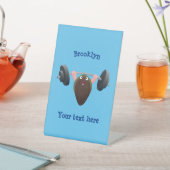 Signe De Table Moule amusante travaillant sur l'illustration de d (In SItu)