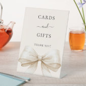 Signe De Table Nœud papillon beige cartes cadeaux enseigne (In SItu)