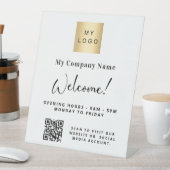 Signe De Table Nom du logo de l'entreprise blanc heures d'ouvertu (In SItu)