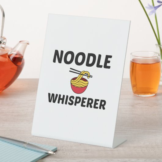 SIGNE DE TABLE NOODLE WHISPERER (In SItu)