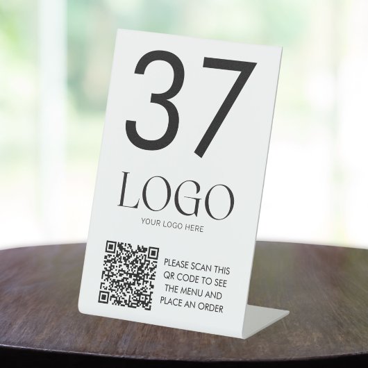 Signe De Table Numéro de table blanc de restaurant avec logo d'en