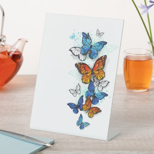Signe De Table Papillons volants Morpho et Monarch (In SItu)