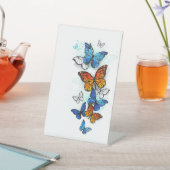 Signe De Table Papillons volants Morpho et Monarch (In SItu)