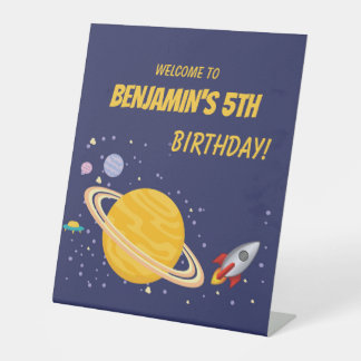 Signe De Table Planètes d'anniversaire et Rockship dans l'espace