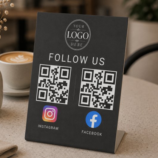 Signe De Table Présentoir de code QR de médias sociaux sur socle
