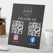 Signe De Table Présentoir de code QR de médias sociaux sur socle (In SItu)