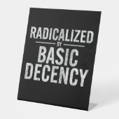 Signe De Table Radicalement Par Une Décence Fondamentale Drôle (Recto)