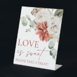 Signe De Table Red Winter Christmas Love is Sweet Fête des mariée<br><div class="desc">Red Winter Christmas Love is Sweet Fête des mariées</div>