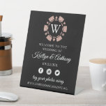 Signe De Table Rose Gold Parties scintillant Poker Chip Casino Ma<br><div class="desc">Célébrez dans le style avec ce panneau d'accueil mariage moderne et très tendance. Ce design est facile à personnaliser avec votre libellé d'événement spécial et vos invités seront ravis quand ils verront ce magnifique panneau. Les éléments correspondants se trouvent dans la collection.</div>