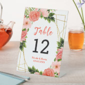 Signe De Table Roses rouges corail avec feuillage (In SItu)