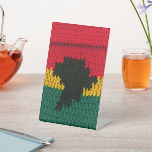 Signe De Table Rouge Gold Green Black Africa Designer Crochet (In SItu)