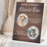 Signe De Table Rustic Pet Mariage Photo personnalisée Chien Trait<br><div class="desc">Biscuit Bar... Nous Aimons Nos Animaux Comme Nous sommes Sûrs Que Vous Connaissez Alors Prenez Un Soin Pour Votre Aller ! Inclure votre meilleur chien et chat dans votre mariage avec leur propre bar à gâteaux pour vos invités. Parfait pour les amoureux de les chiens, les propriétaires d'animaux et un...</div>