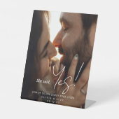 Signe De Table She Said Yes Couple Photo Engagement Sign Pedestal (Recto)