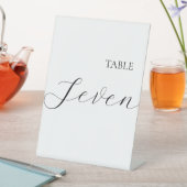 Signe De Table Simple Numéro de Table Sept (In SItu)