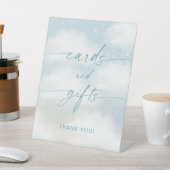 Signe De Table Sur Cloud 9 Cartes Et Cadeaux Bleu Vibrant (In SItu)