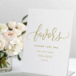 Signe De Table Symbole de mariage favoris s'amuser Tourbillonnant<br><div class="desc">Symbole des faveurs de mariage - Bounce Calligraphy (Or) : Placez ce signe des faveurs de standing à votre réception de mariage pour faire savoir à vos invités qu'ils devraient prendre une faveur. Ce signe présente une calligraphie / typographie rebondissante moderne en or, déclinée par un texte simple et propre....</div>