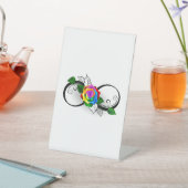 Signe De Table Symbole d'infini avec Rose arc-en-ciel (In SItu)