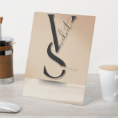 Signe De Table Symbole numérique moderne du Monogramme noir "VS" (In SItu)