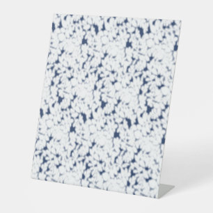 Signe De Table un arrière - plan blanc et bleu avec un motif