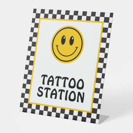 Signe De Table Un joyeux mec Happy Face Tattoo Station (Recto)