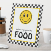 Signe De Table Un joyeux Mec Smile Face Food Station (In SItu)