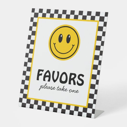 Signe De Table Un joyeux Mec Sourire Face Faveurs (Recto)