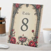 Signe De Table Une romance gothique. Un style gothique et orné (In SItu)