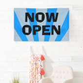 Signe maintenant ouvert de bannière de noir bleu (En situation)