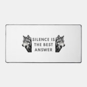 Silence Is The Best Answer – Minimalist Quote Mous Bureaumat (Voorkant)