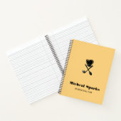 Silhouet van kookmuts en lepels in beige notitieboek (Binnen)