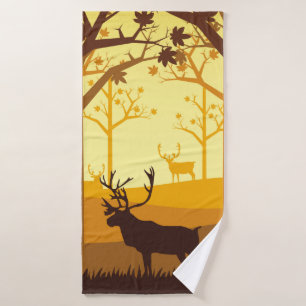 Silhouette de caribou dans la forêt sur la mer d'a