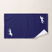 Silhouette de cheval blanc sur bleu marine (Serviette à main)