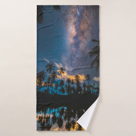 Silhouette de cocotiers réfléchie sur le corps de (Serviette de bain)